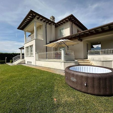 Villa Oriella - Piscina Idromassaggio E Relax -Versilia 카마이오레 외부 사진